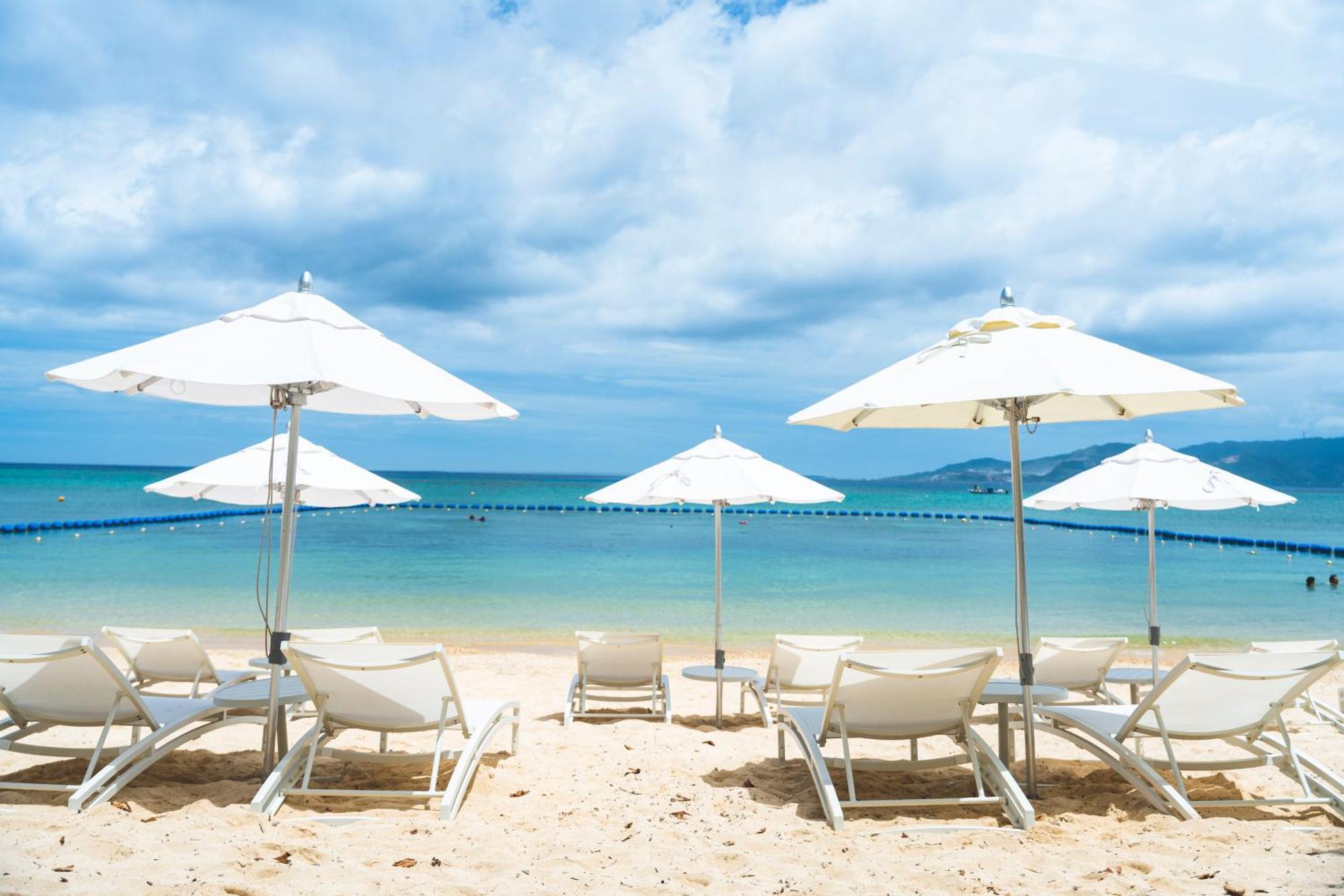 Отель Halekulani Okinawa Онна Экстерьер фото