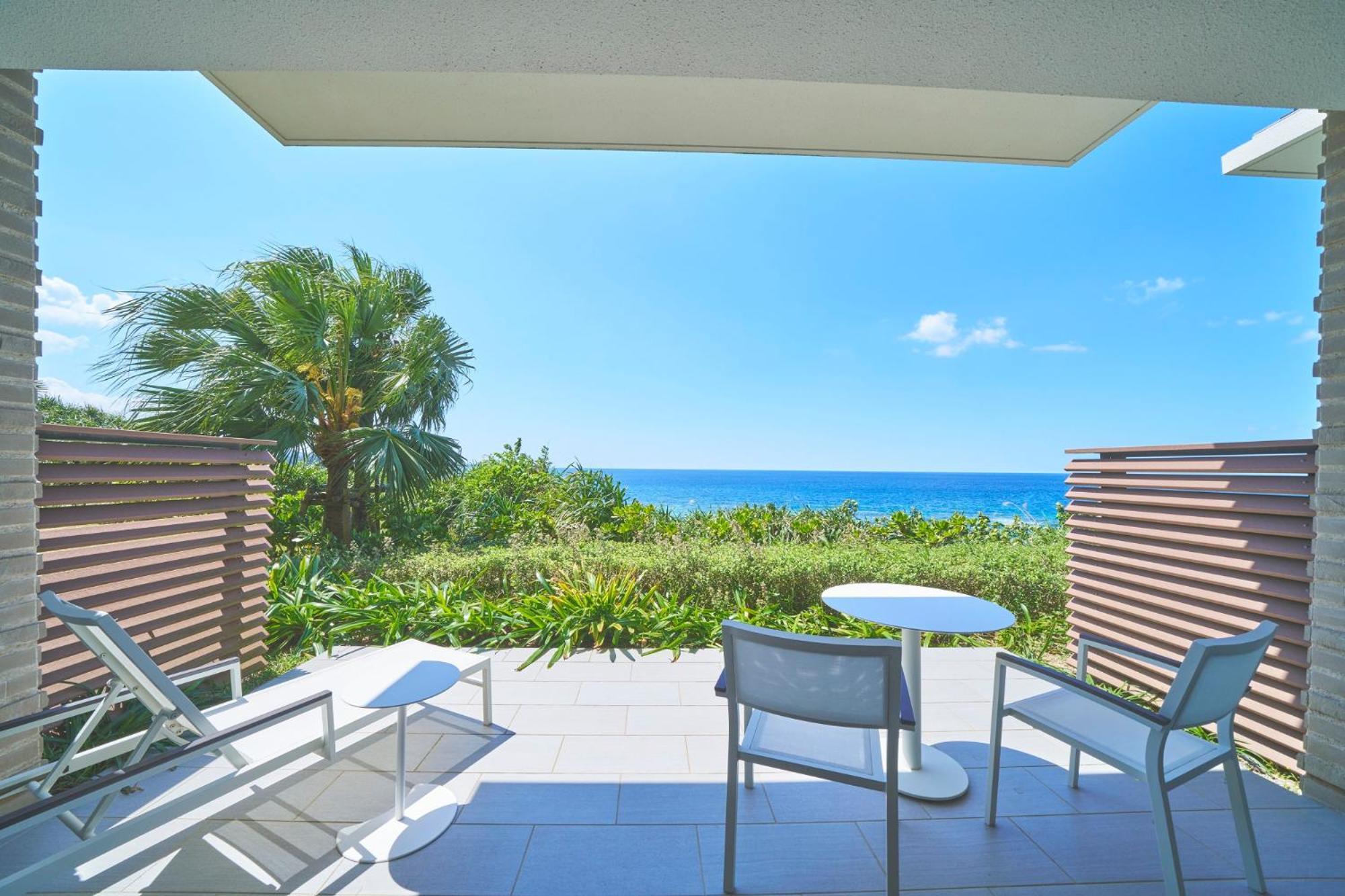 Отель Halekulani Okinawa Онна Экстерьер фото